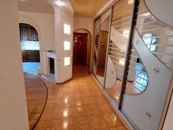 Продам шикарную 3-х комн. с АО/Газ на Левом берегу Кам'янське