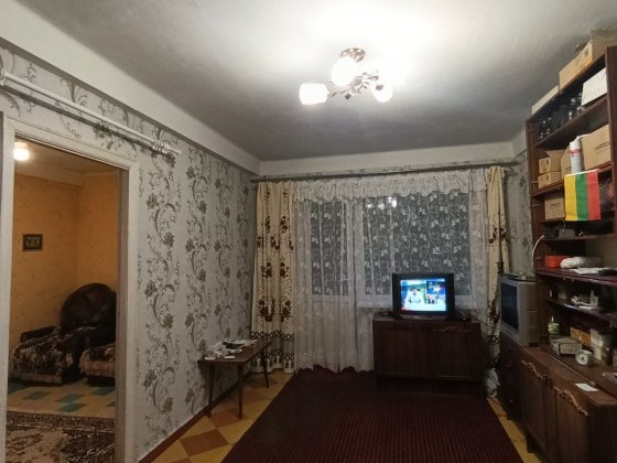 Продам 2 ком.квартиру на Черёмушках Кам'янське