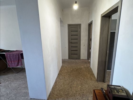 Продам 3ком.квартиру. Каменское. Центр. Сталинка. Автономное отопление