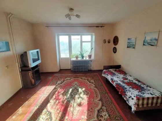 Продам 2-комнат. квартиру на Левом берегу, 9 мкр. Кам'янське