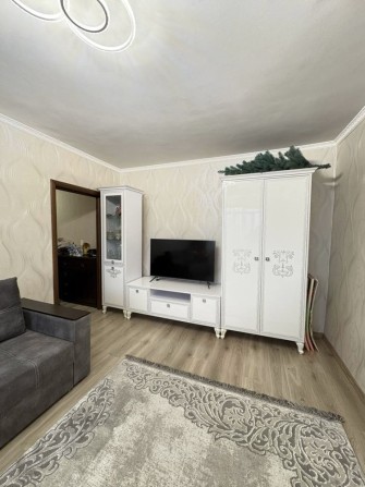 Продам КРУТЕЗНУ 2-кімнатну квартиру - фото 1