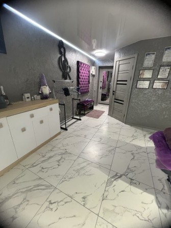 Продам 2 комнатную в центре города с автономкой(Sher) - фото 1