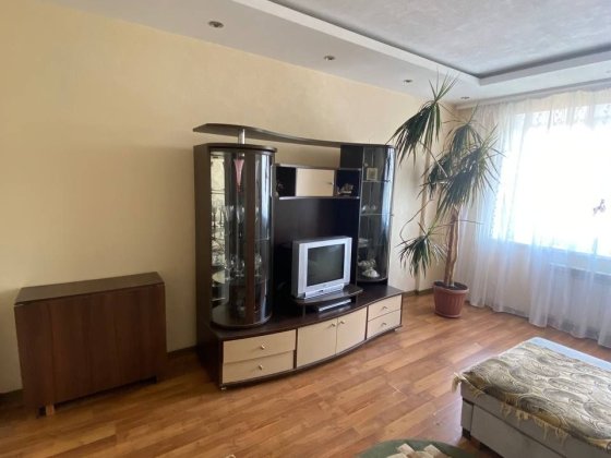 Продам 3-х кімнатну квартиру на 10 мікрайоні Кам'янське
