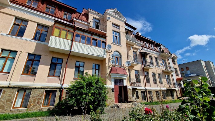 Дворівнева квартира, поруч з центром! - фото 1