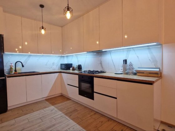 Продається стильна 3 кім. квартира з сучасним ремонтом в центрі міста Дрогобыч