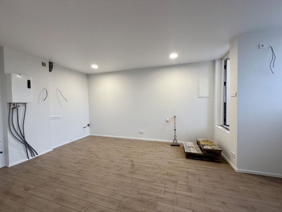 Однокімнатна квартира з ремонтом, Мінімальне оформлення Гостомель