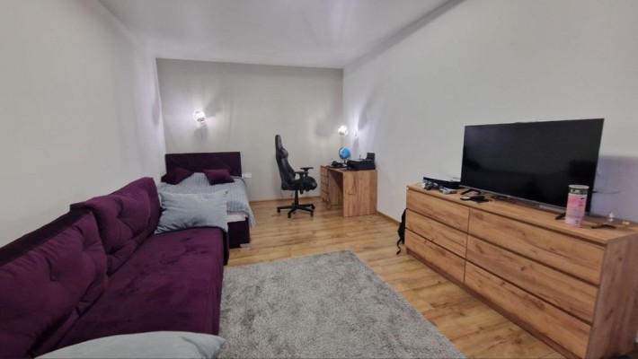 Продається трикімнатна простора квартира в центрі Дрогобича - фото 1