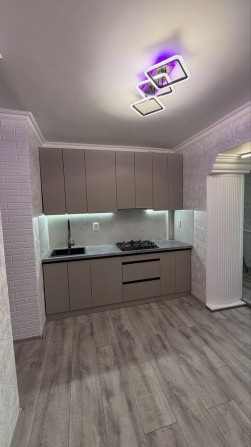 Продам шикарную двухкомнатную квартиру , киевка , возле 10 школы!!! - фото 1