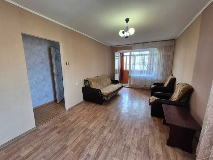 Продам 1-кімнатну квартиру в Чорноморську, морський квартал - фото 1