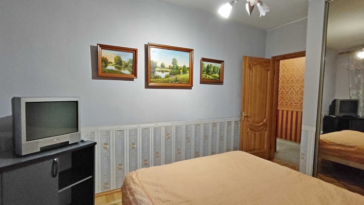 Продамо комфортну квартиру у центрі Чорноморська недалеко від моря - фото 1