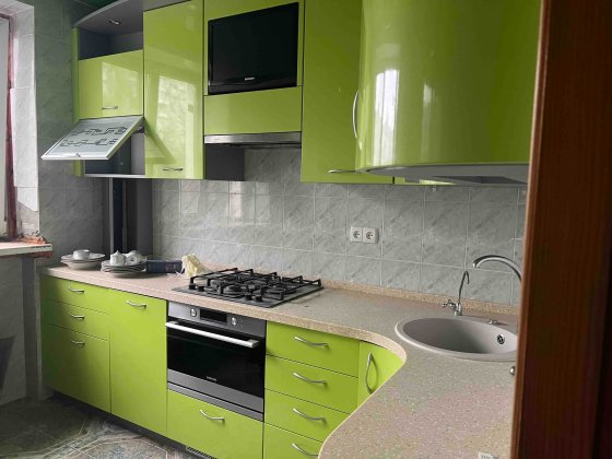 Продам двухкомнатную квартиру чешского типа на пр. Мира. Черноморск