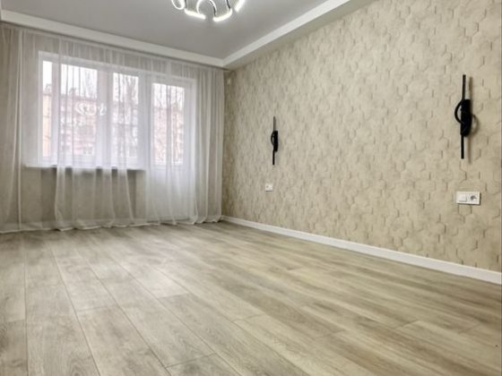 3 кімн 3/5 з автономним опаленням