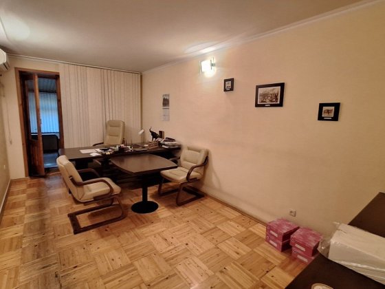 Трехкомнатная просторная Черноморск