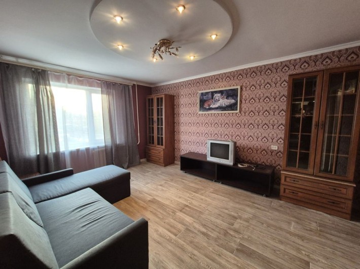 Продається 3-кімнатна квартира на низькому поверсі - фото 1