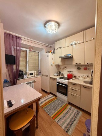 Продам 1 комнатную перепланированную в 2-х на Парковой - фото 1