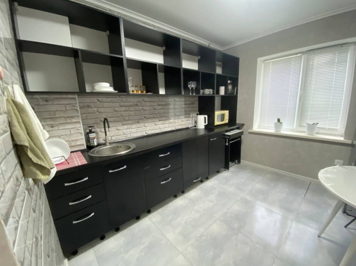 Продам трикімнатну квартиру лівий берег 2-й мікрорайон - фото 1