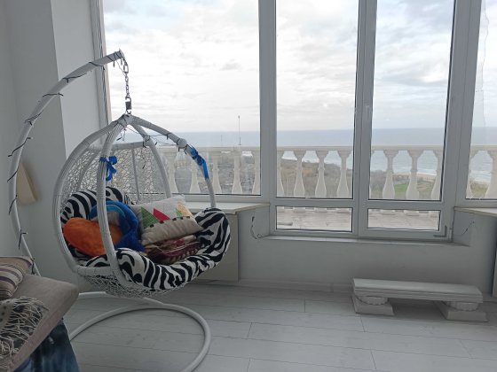 Продам евродвушку с паноромным видом на море Черноморск! Черноморск