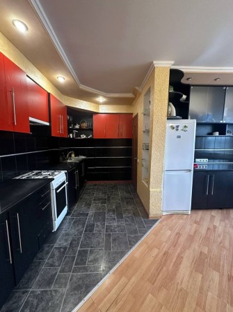 Продам вклику 3-х кімнатну квартиру з ремонтом - фото 1