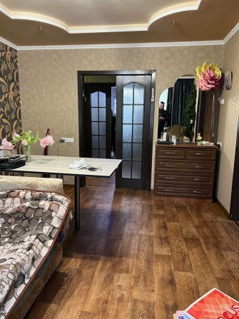 Продам 5-ком.кв.на Левом берегу, 1 мкрн с АОгаз - фото 1