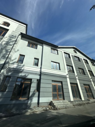 Продам 3 кімнатну квартиру в новобудові у центрі міста біля Сільпо - фото 1