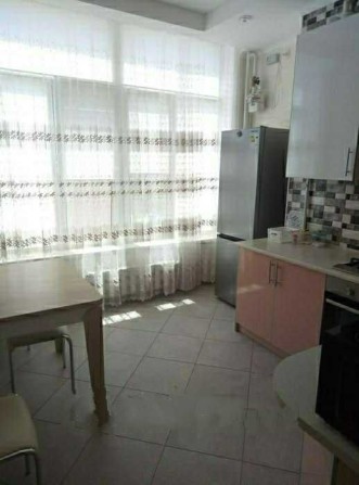 Продається 1 кімнатна  гарна квартира у Чорноморську - фото 1