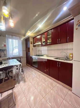 Продам простору 3-кімнатну квартиру з меблями та технікою - фото 1