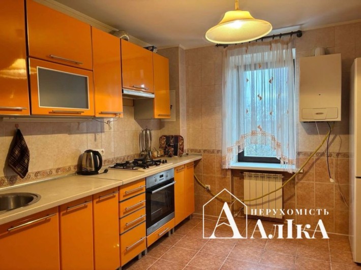 Продам велику 3-кімнатну квартиру в новому будинку з меблями - фото 1