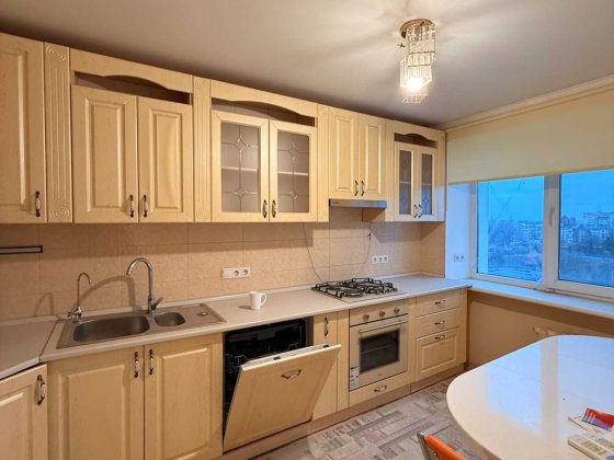 Продам 4 комнатную чешку в ТОП районе Черноморска Черноморск