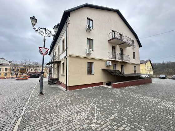 Продам унікальну квартиру в самому серці Старого міста Кам'янець-Подільський