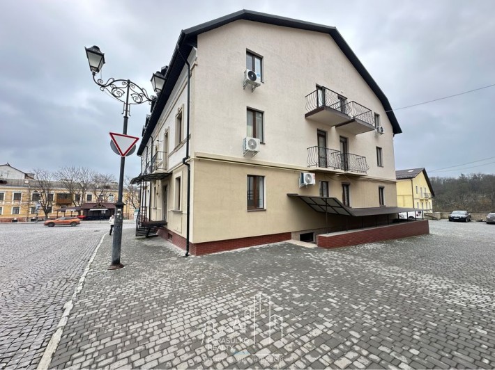 Продам унікальну квартиру в самому серці Старого міста - фото 1