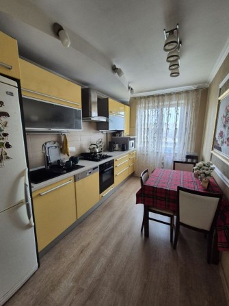 Продам 3-кімнатну квартиру в центрі, пр. Миру - фото 1