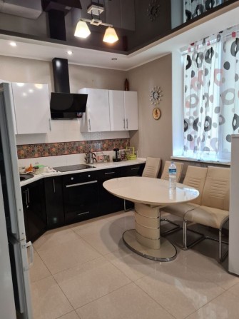 2 кімнатна квартира на середньому поверсі з ремонтом - фото 1