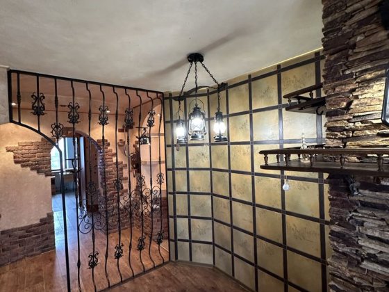 Продаж 3-х кімнатної квартири в центрі Гостомеля Гостомель