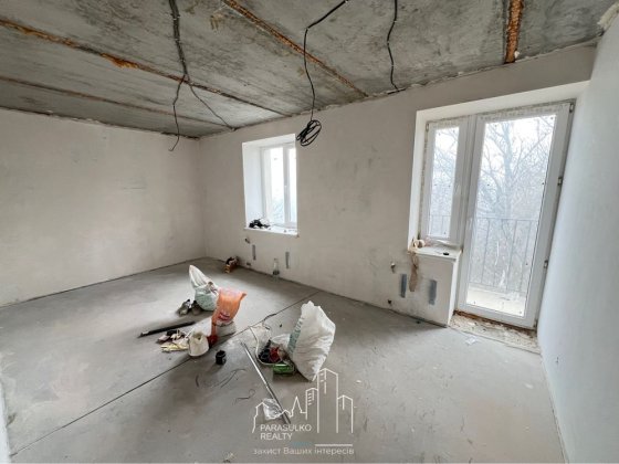 Продам затишну 2-кімнатну квартиру поряд з центром міста! Каменец-Подольский