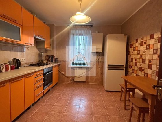 Продам велику 3-х кімнатну квартиру з індивідуальним опаленням Кам'янець-Подільський