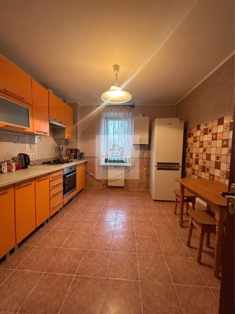 Продам велику 3-х кімнатну квартиру з індивідуальним опаленням - фото 1