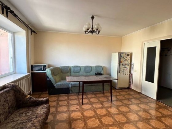 2х кімнатна квартира на середньому поверсі Чорноморськ