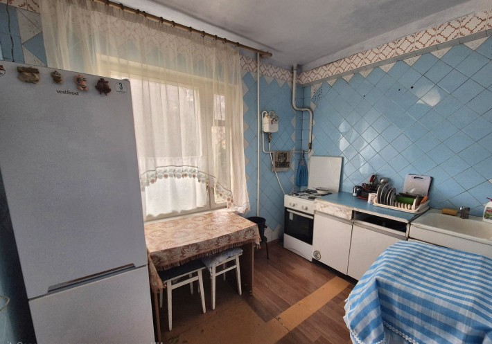 Продам 4х комнатную под ремонт - фото 1