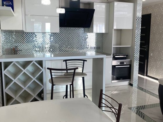 Сучасна 3х кімнатна квартира з гарним краєвидом Черноморск