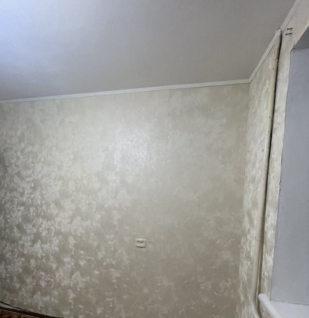 Продам  2х ком.квартиру  1 й этаж .9 ого дома. - фото 1