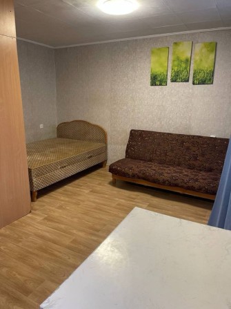 1 кімнатна квартира (гостинка) на низькому поверсі - фото 1