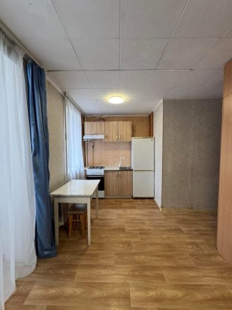 Однокімнатна квартира (гостинка студія) - фото 1