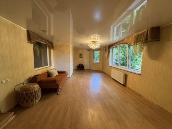 4 кімнатна квартира з власною прибудинковою територією Коломия