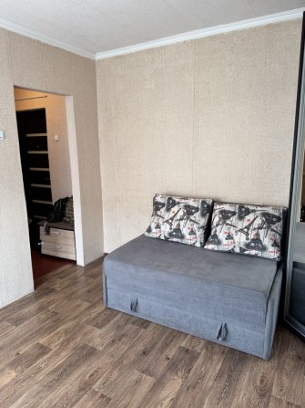 Квартира з меблями. Є відновлення, продаж за сертифікатом. Власник - фото 1