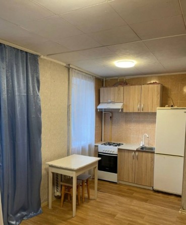 Продам  гостинку - фото 1