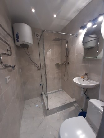 Продам 2-х кімнатну квартиру на Черемушках з ремонтом - фото 1