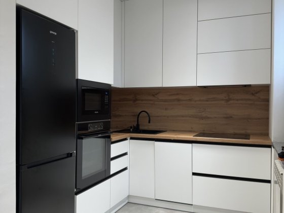 Продам 2х кімнатну квартиру студію. Р-н Райдержадміністрація Коростень