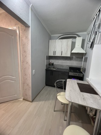 Продається однокімнатна квартира 
В районі ЖД вокзалу - фото 1