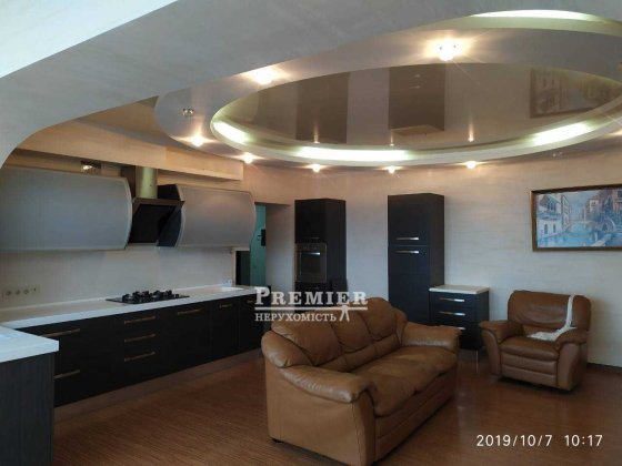 У продажу шикарна  3 кімн. квартира у м. Чорноморськ Черноморск