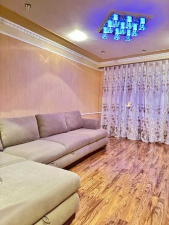 Продам 3-ком.квартиру р-н Лазурный - фото 1